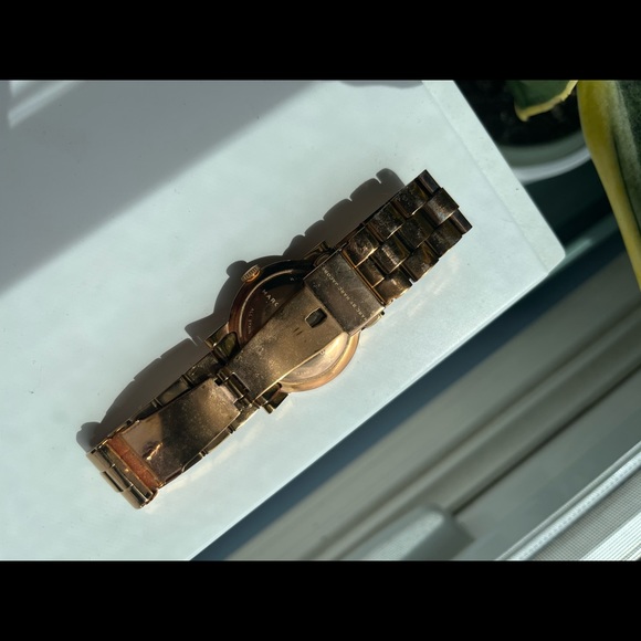 Marc by Marc Jacobs “Amy” Rose Gold Watch - Picture 4 of 5